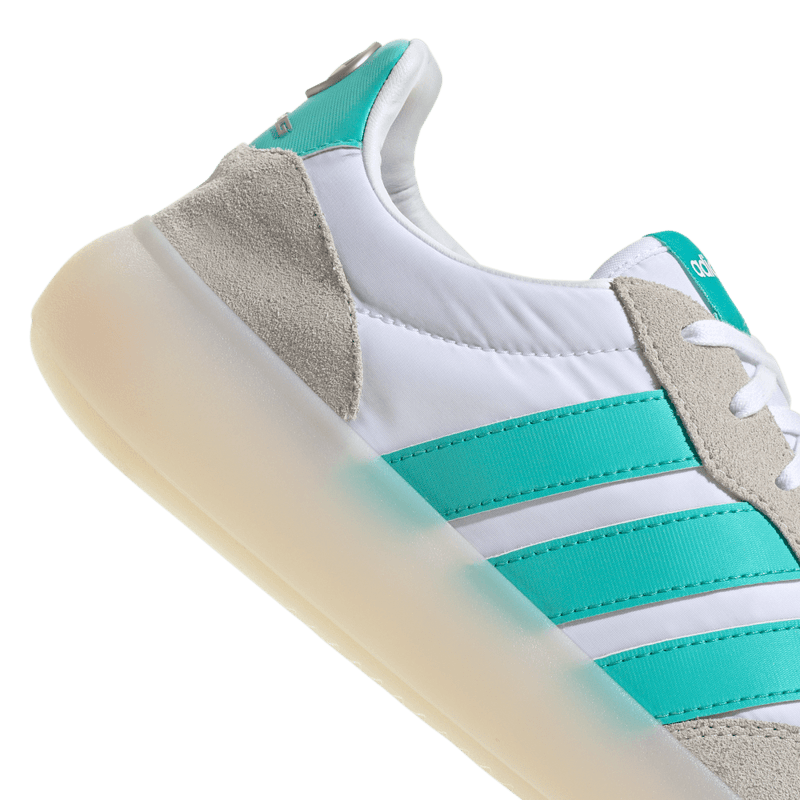 Tenis-adidas-unisex-Barreda-Decode-Mer-para-moda-color-blanco.-Lateral-Y-Suela