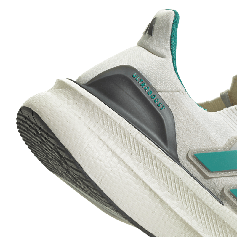 Tenis-adidas-para-hombre-Ultraboost-5-para-correr-color-gris.-Lateral-Y-Suela
