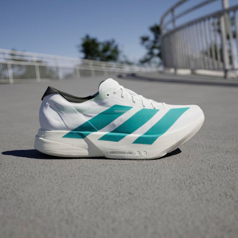 Tenis-adidas-para-hombre-Adizero-Adios-Pro-4-para-correr-color-blanco.-Mktg-Vista-17