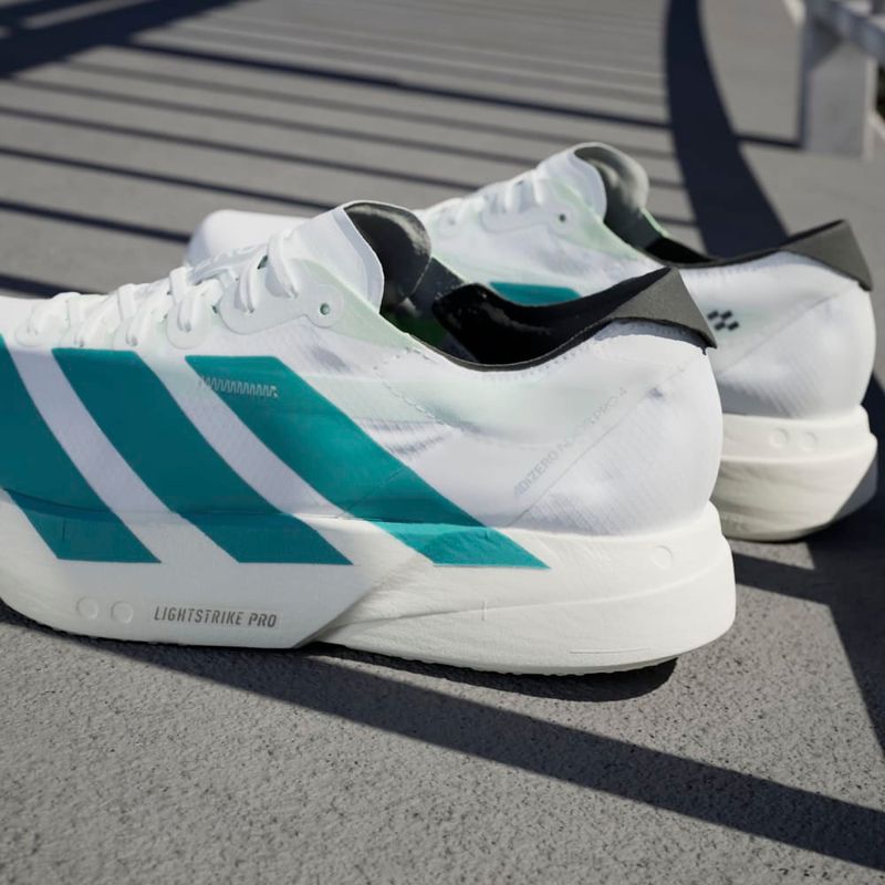 Tenis-adidas-para-hombre-Adizero-Adios-Pro-4-para-correr-color-blanco.-Mktg-Vista-46