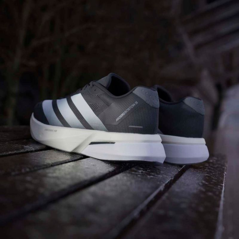 Tenis-adidas-para-hombre-Adizero-Boston-13-M-para-correr-color-negro.-Mktg-Vista-26