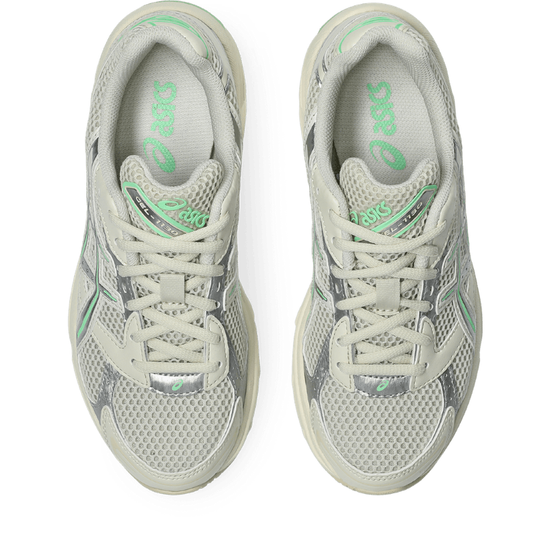 Tenis-asics-para-mujer-Gel-1130-para-moda-color-cafe.-Capellada