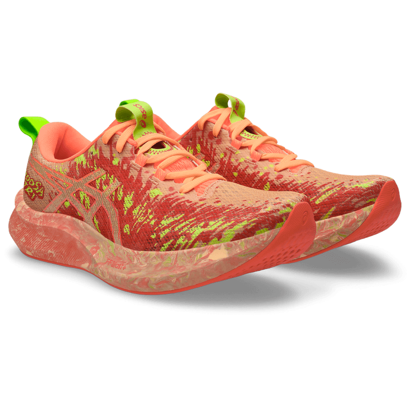 Tenis-asics-para-mujer-Noosa-Tri-16-para-correr-color-naranja.-Par-Alineados