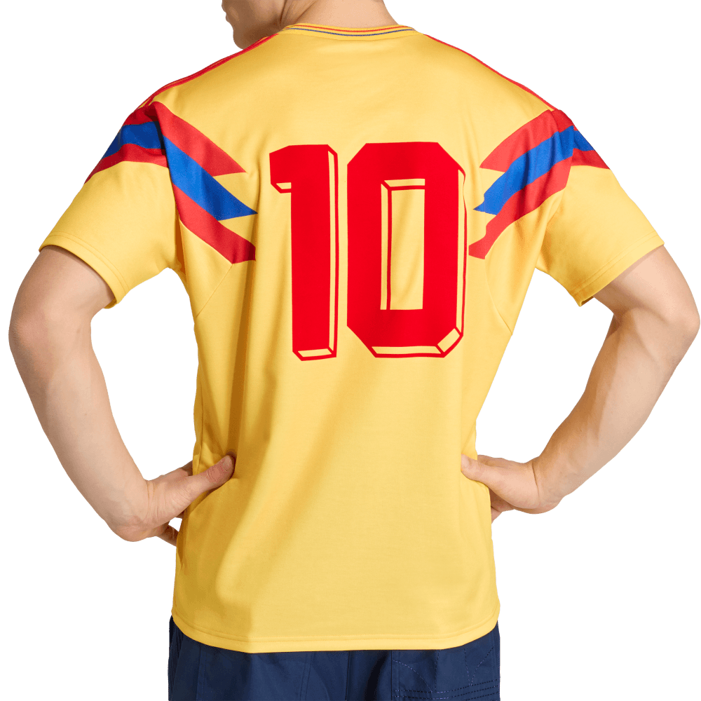 JN3713_8_APPAREL_On-Model_Detail-View-2_transparent