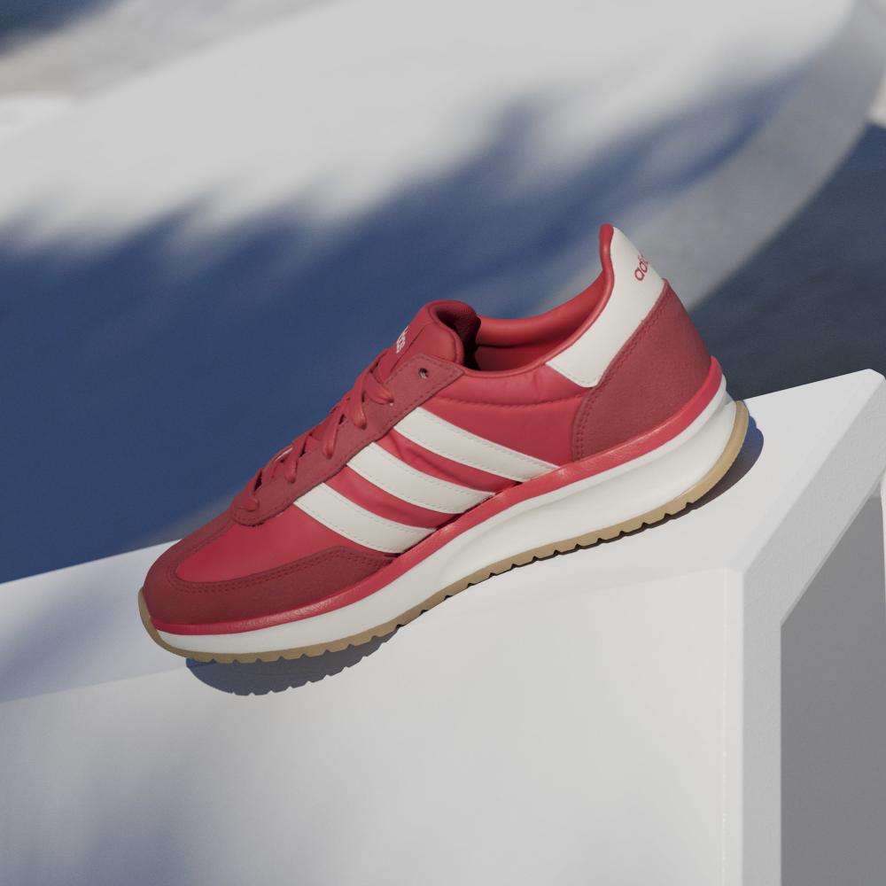 Adidas-Tenis-Run-72-rojo-de-mujer-lifestyle.-2