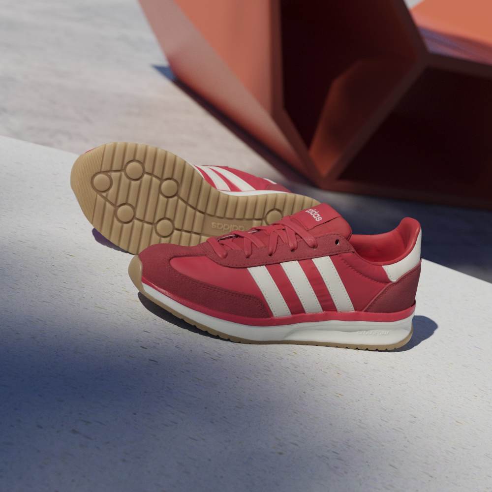 Adidas-Tenis-Run-72-rojo-de-mujer-lifestyle.-6