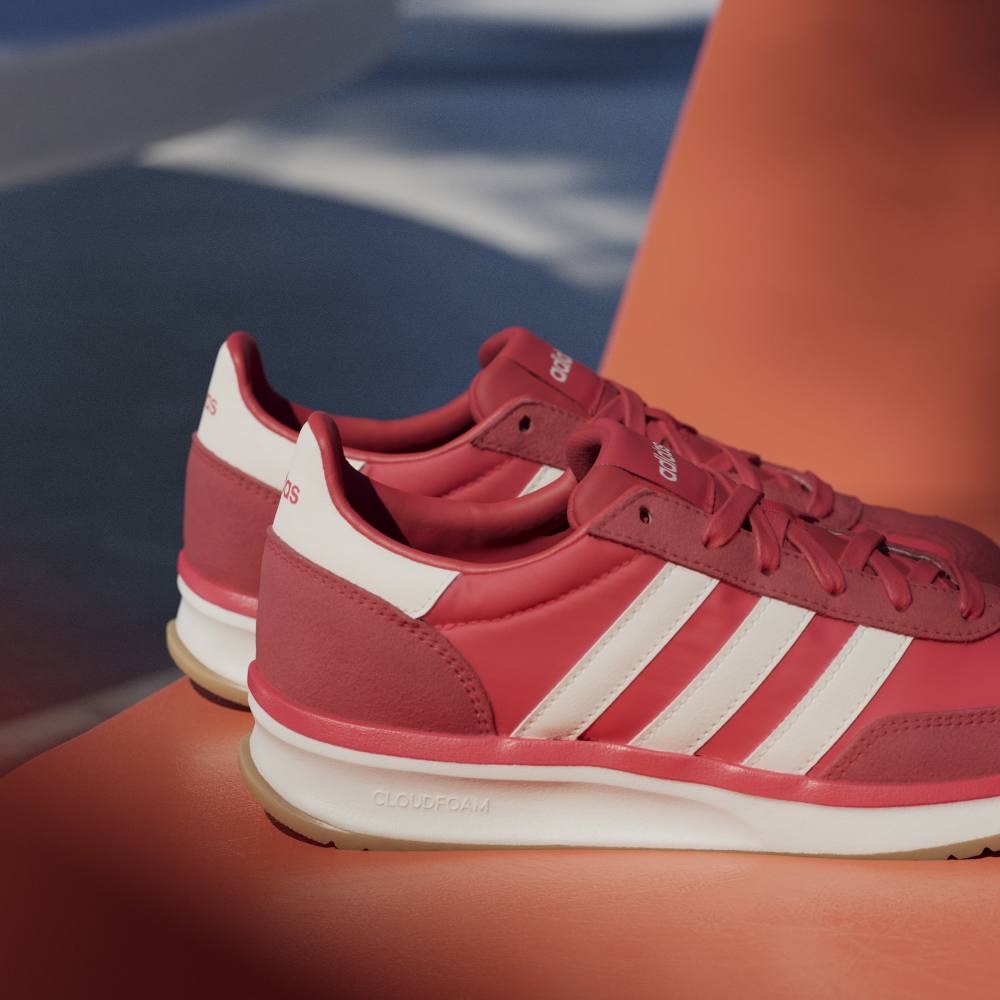 Adidas-Tenis-Run-72-rojo-de-mujer-lifestyle.-7