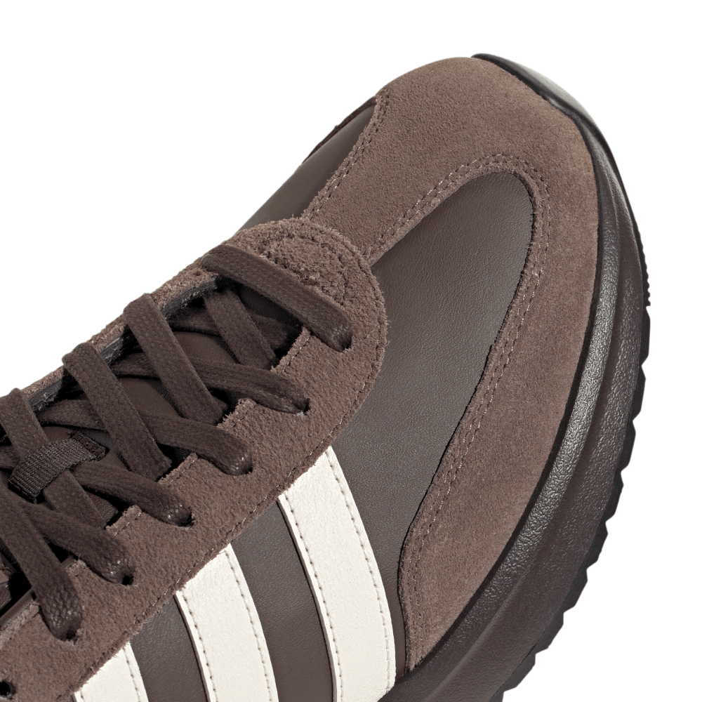 Tenis-adidas-para-hombre-Run-70S-2.0-para-moda-color-cafe.-Lateral-Y-Suela