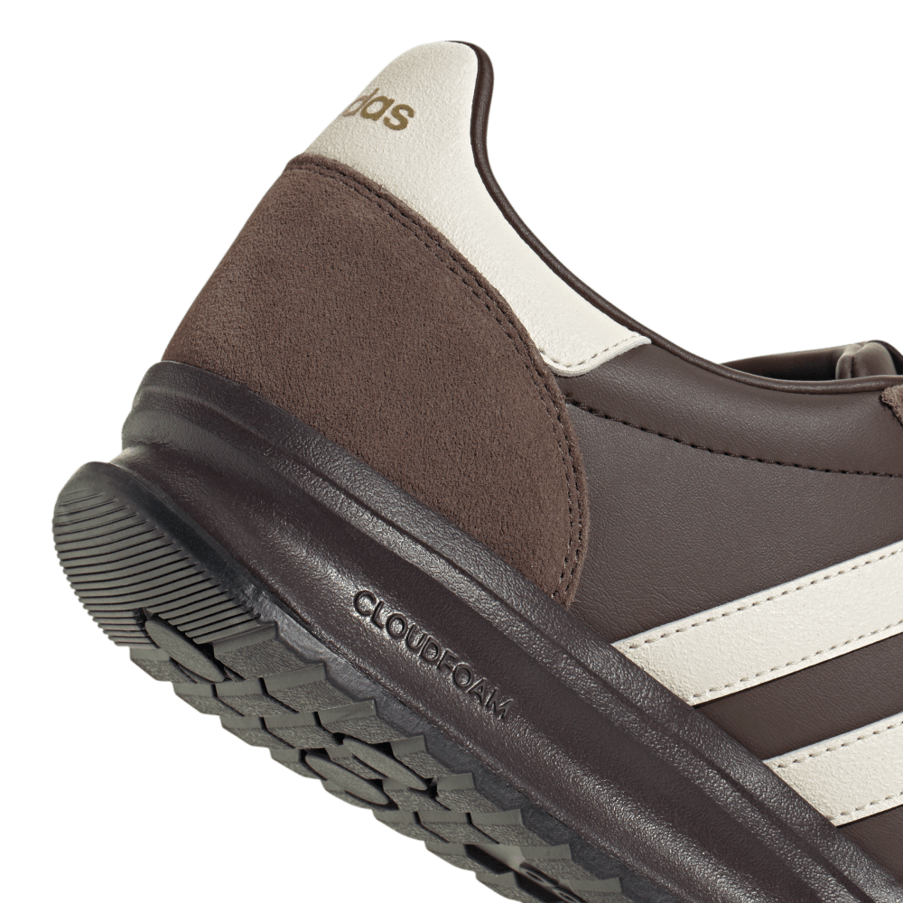 Tenis-adidas-para-hombre-Run-70S-2.0-para-moda-color-cafe.-Detalle-2