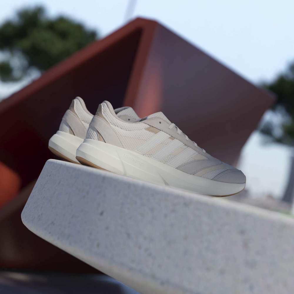 Tenis-adidas-para-mujer-Lightshift-2.0-para-moda-color-blanco.-Mktg-Vista-26