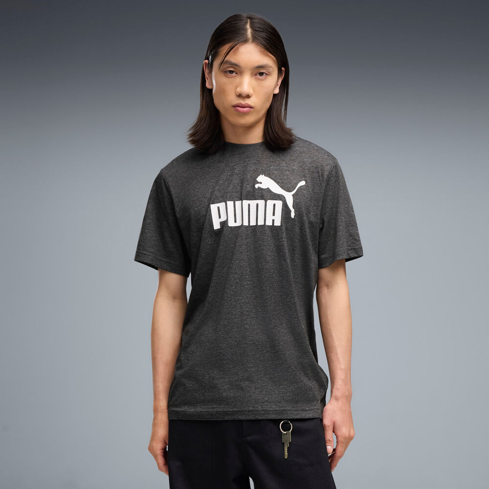 Camiseta-Manga-Corta-puma-para-hombre-Ess-No.-1-Logo-Heather-Tee-para-moda-color-negro.-Frente-Con-Modelo