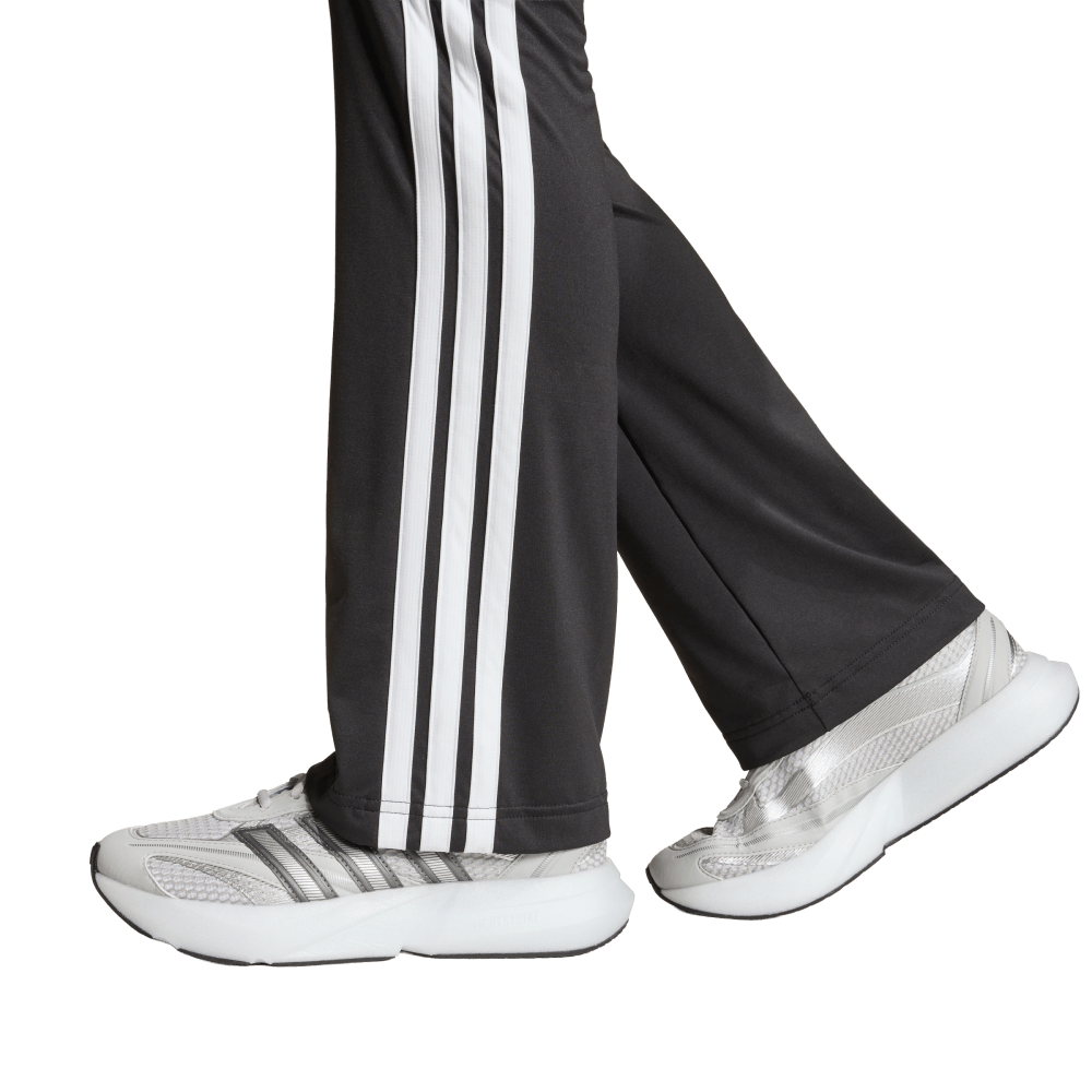 Licra-adidas-para-niña-Train-Essentials-para-entrenamiento-color-negro.-Detalle-Reflectivo-Modelo