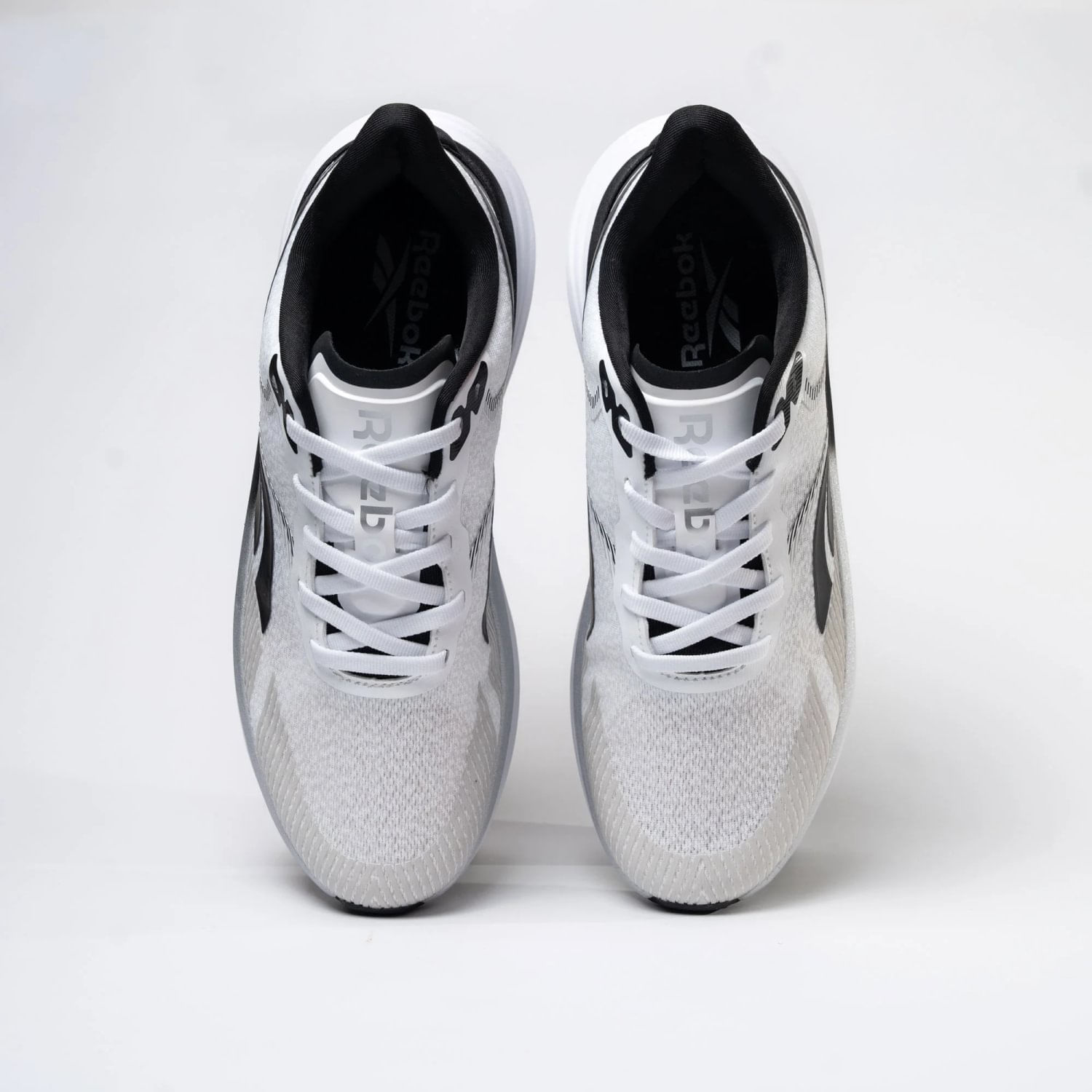 Tenis-reebok-para-hombre-Reebok-Viva-Speed-para-correr-color-blanco.-Capellada