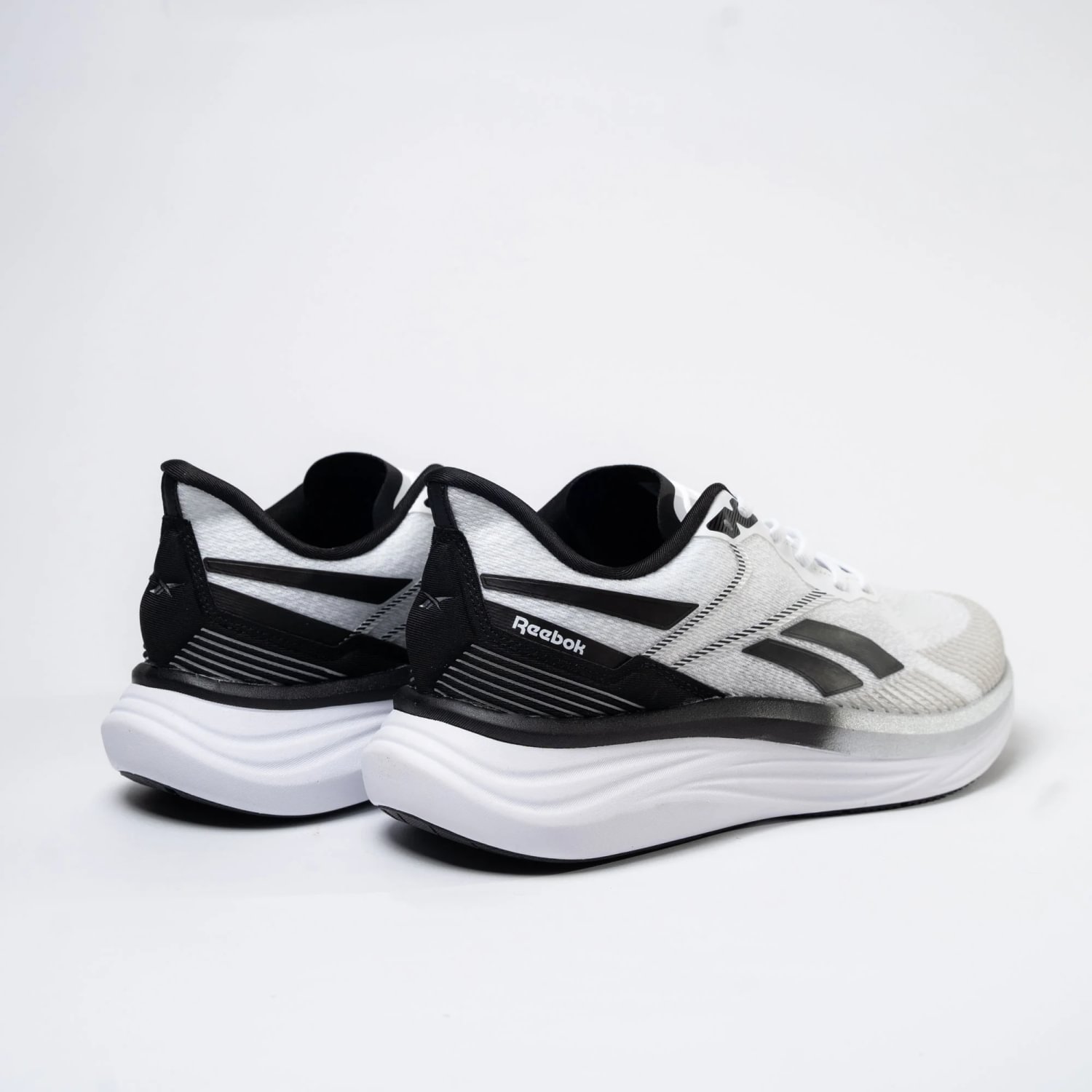 Tenis-reebok-para-hombre-Reebok-Viva-Speed-para-correr-color-blanco.-Talon