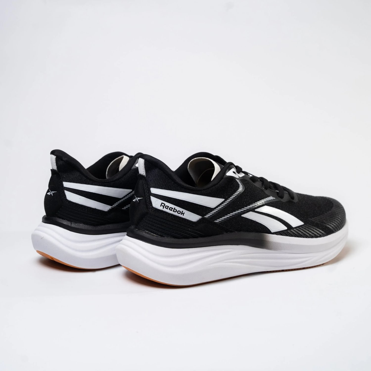 Tenis-reebok-para-hombre-Reebok-Viva-Speed-para-correr-color-negro.-Talon