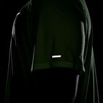 Camiseta-Manga-Corta-nike-para-hombre-M-Nk-Df-Miler-Top-Ss-para-correr-color-verde.-Reflectores