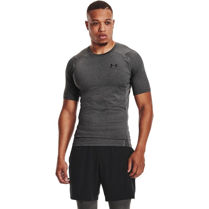 Camiseta-De-Compresion-under-armour-para-hombre-Ua-Hg-Armour-Comp-Ss-para-entrenamiento-color-gris.-Frente-Sobre-Modelo