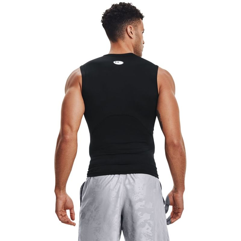 Camiseta-De-Compresion-under-armour-para-hombre-Ua-Hg-Armour-Comp-Sl-para-entrenamiento-color-negro.-Reverso-Sobre-Modelo