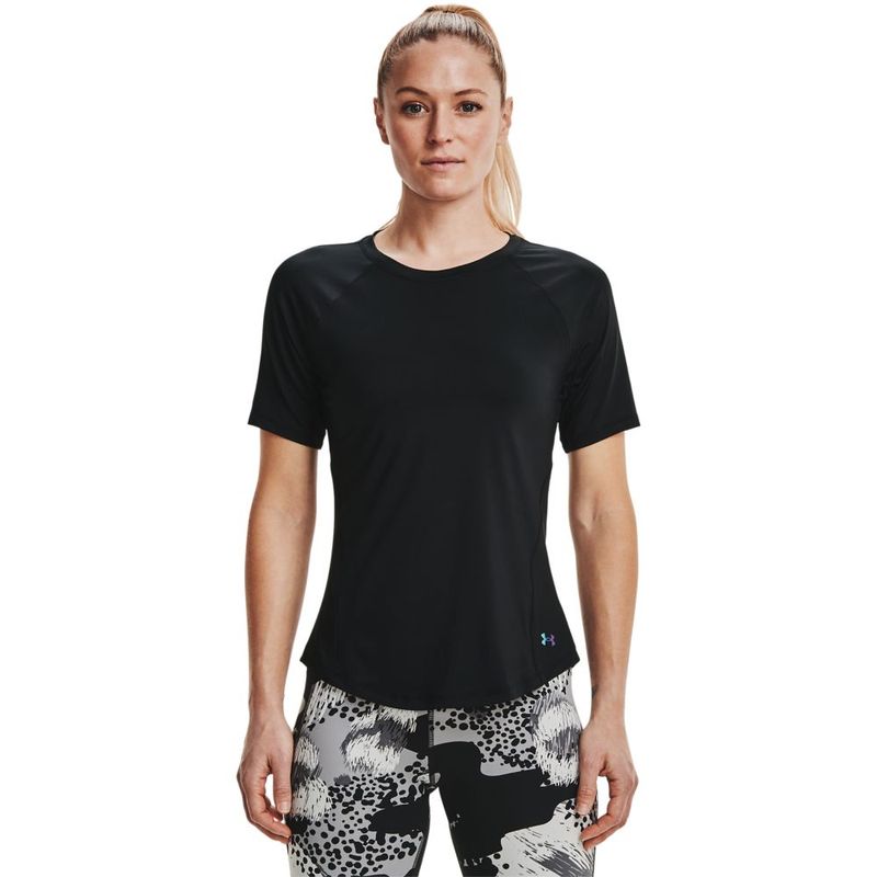 Camiseta-Manga-Corta-under-armour-para-mujer-Ua-Rush-Ss-para-entrenamiento-color-negro.-Frente-Sobre-Modelo