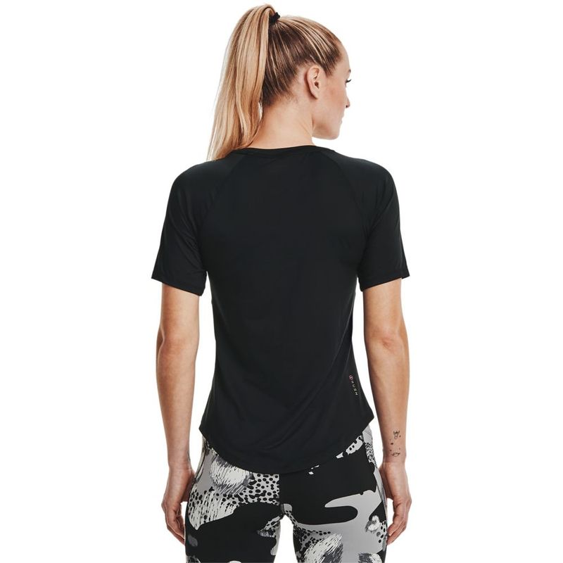 Camiseta-Manga-Corta-under-armour-para-mujer-Ua-Rush-Ss-para-entrenamiento-color-negro.-Reverso-Sobre-Modelo