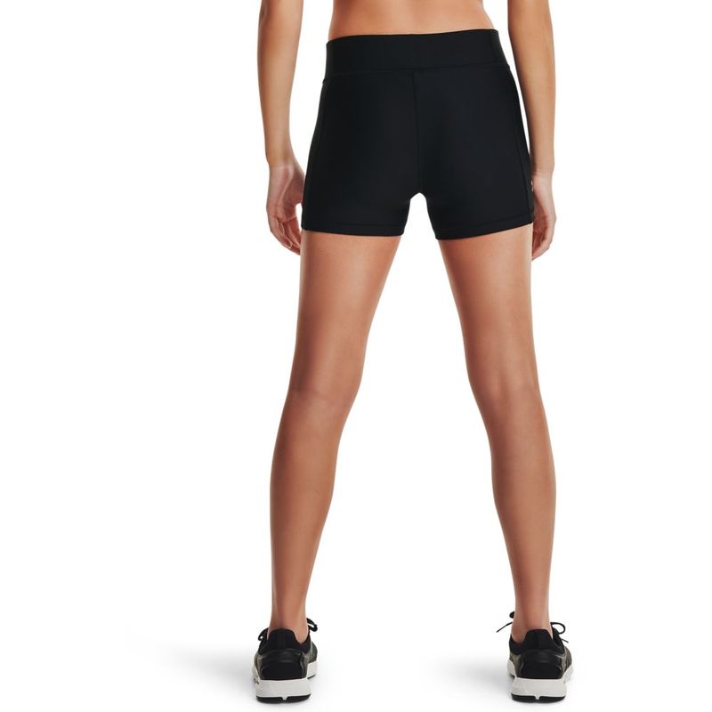 Pantaloneta-under-armour-para-mujer-Hg-Armour-Mid-Rise-Shorty-para-entrenamiento-color-negro.-Reverso-Sobre-Modelo
