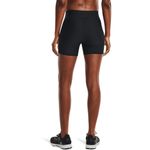 Pantaloneta-under-armour-para-mujer-Hg-Armour-Mid-Rise-Middy-para-entrenamiento-color-negro.-Reverso-Sobre-Modelo