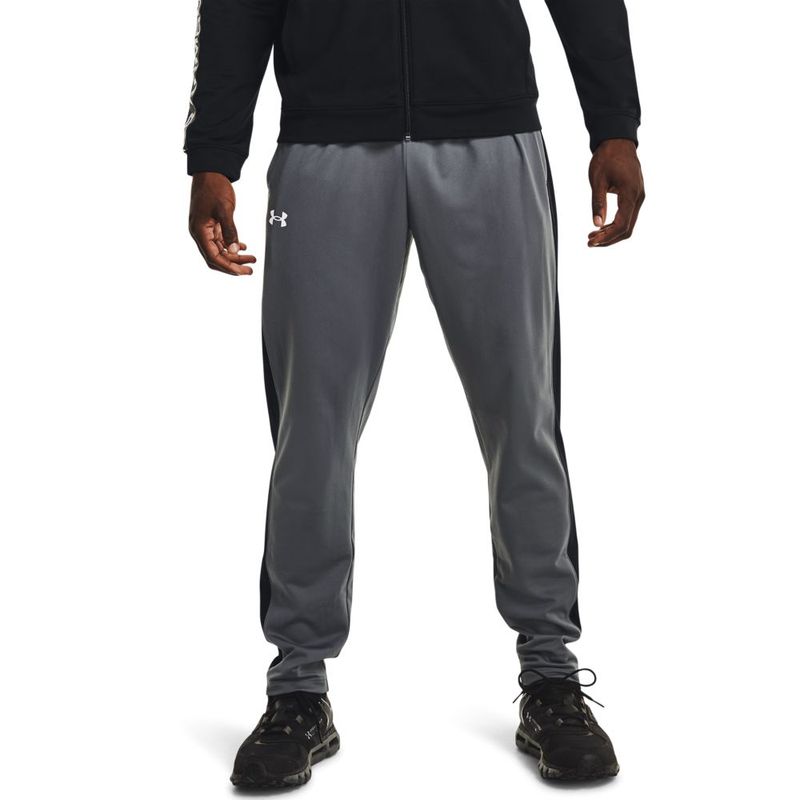 Pantalon-under-armour-para-hombre-Ua-Brawler-Pant-para-entrenamiento-color-gris.-Frente-Sobre-Modelo