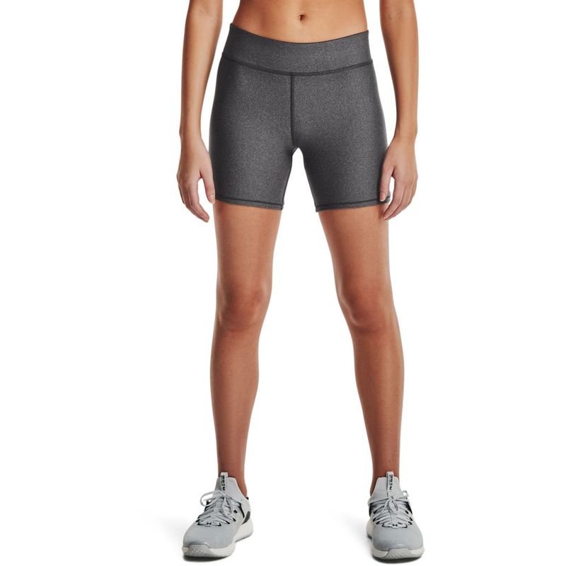 Pantaloneta-under-armour-para-mujer-Hg-Armour-Mid-Rise-Middy-para-entrenamiento-color-gris.-Frente-Sobre-Modelo