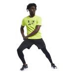 Pantaloneta-reebok-para-hombre-Re-Woven-Short-para-correr-color-negro.-Outfit-Completo