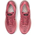 Tenis-asics-para-mujer-Gel-Kayano-28-para-correr-color-rosado.-Capellada