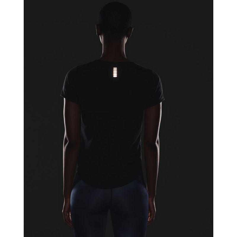 Camiseta-Manga-Corta-under-armour-para-mujer-Ua-Streaker-Ss-para-correr-color-negro.-Reflectores