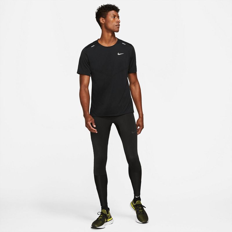 Camiseta-Manga-Corta-nike-para-hombre-M-Nk-Df-Rise-365-Ss-para-correr-color-negro.-Outfit-Completo