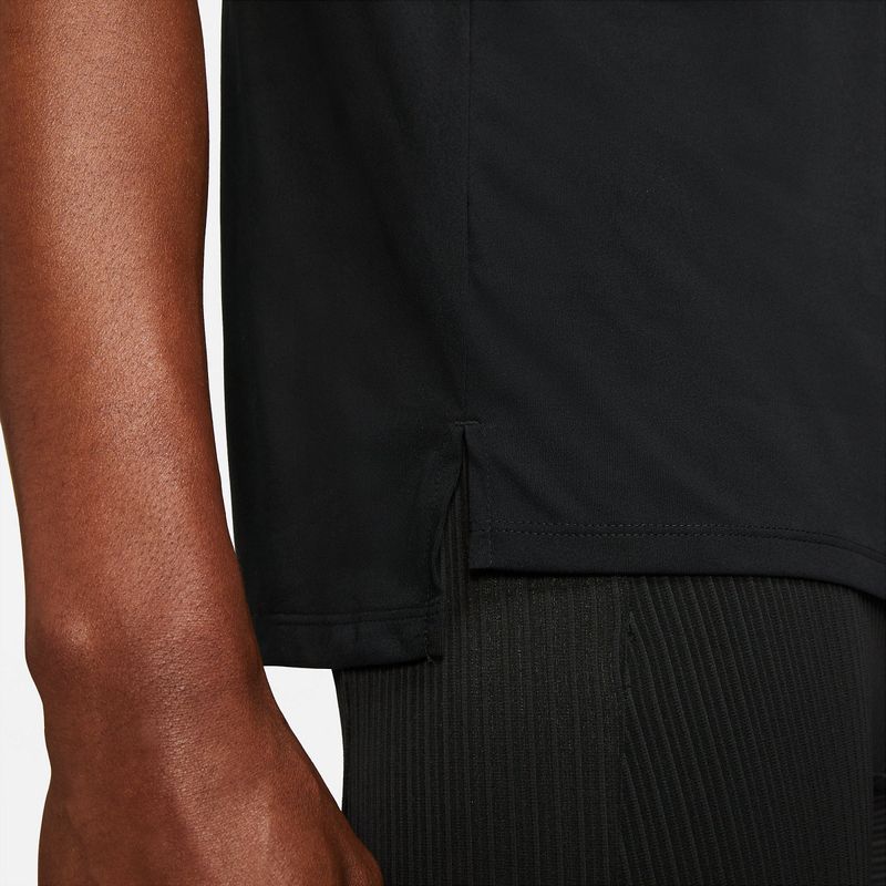 Camiseta-Manga-Corta-nike-para-hombre-M-Nk-Df-Rise-365-Ss-para-correr-color-negro.-Detalle-Sobre-Modelo-1