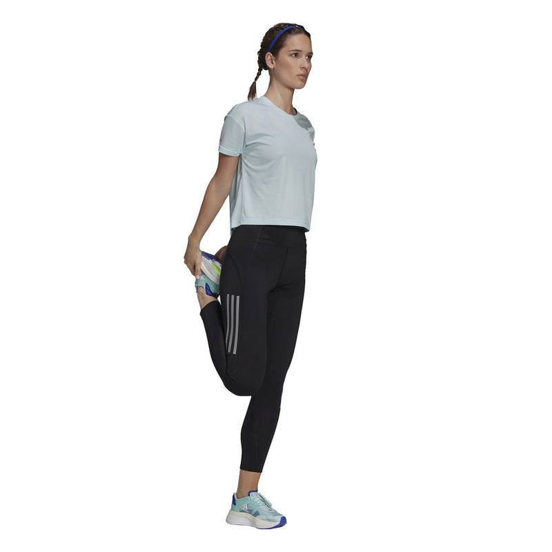Licra-adidas-para-mujer-Otr-7-8-Tgt-para-correr-color-negro.-Modelo-En-Movimiento