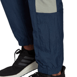 Sudadera-adidas-para-hombre-Woven-1-2-Zipts-para-entrenamiento-color-azul.-Detalle-2