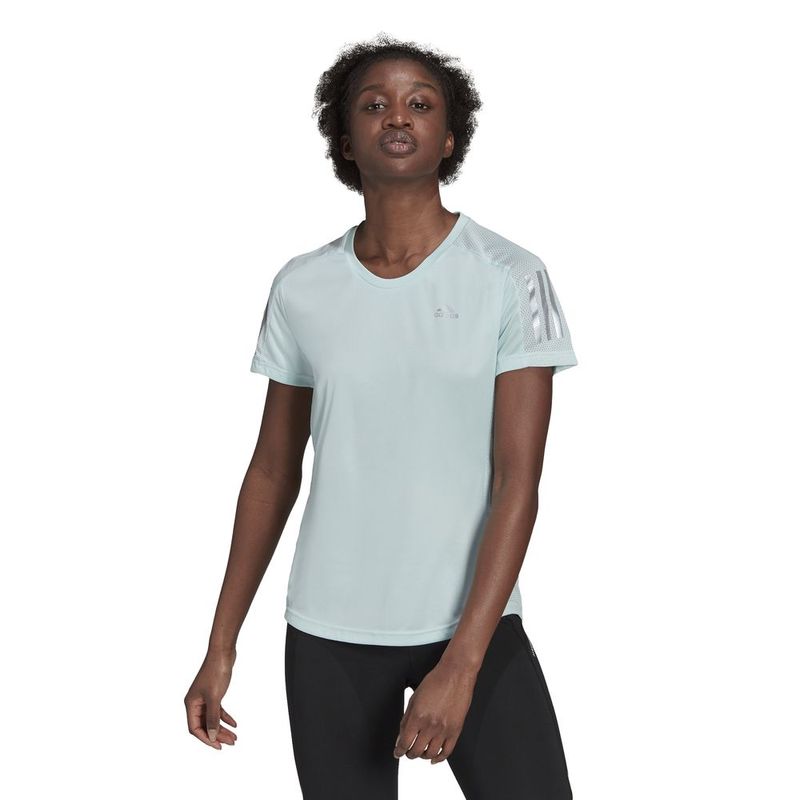 Camiseta-Manga-Corta-adidas-para-mujer-Own-The-Run-Tee-para-correr-color-verde.-Frente-Sobre-Modelo