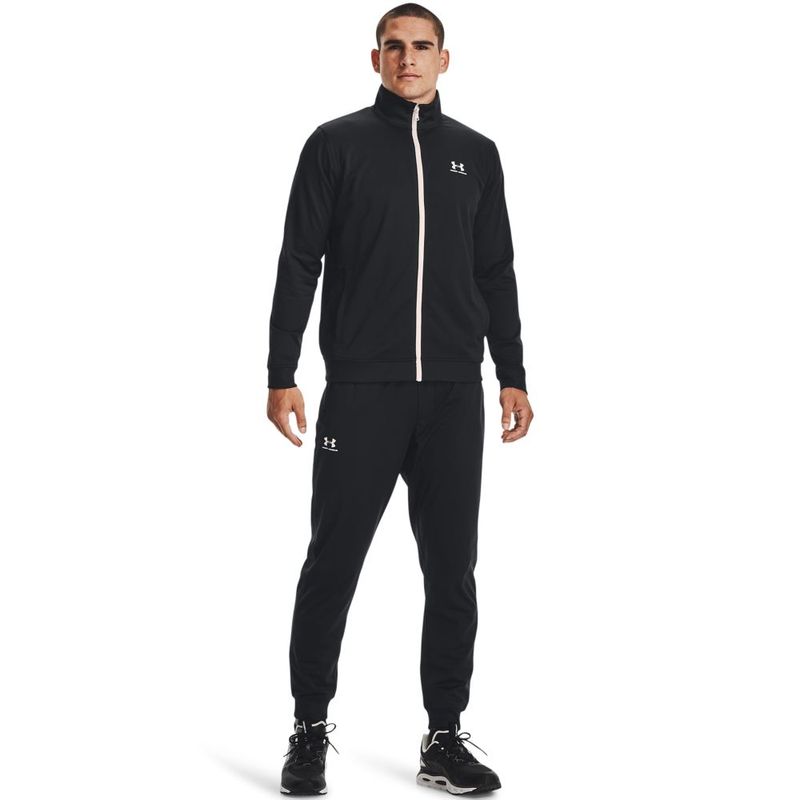 Chaqueta-under-armour-para-hombre-Sportstyle-Tricot-Jacket-para-entrenamiento-color-negro.-Outfit-Completo