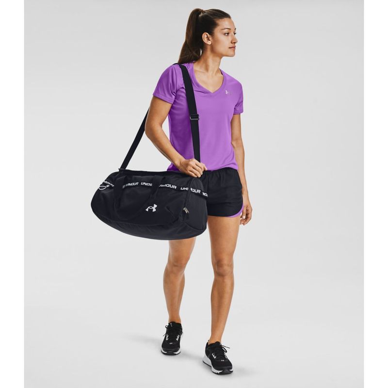 Maletin-under-armour-para-mujer-Ua-Undeniable-Signature-Df-para-entrenamiento-color-negro.Outfit-completo