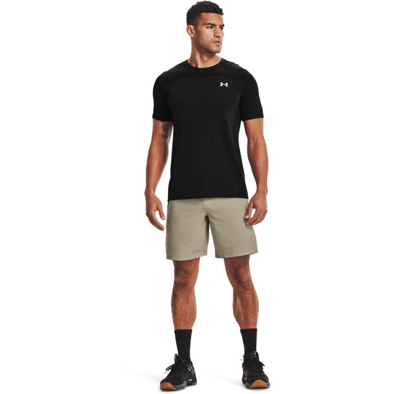 Camiseta-Manga-Corta-under-armour-para-hombre-Ua-Seamless-Ss-para-entrenamiento-color-negro.-Outfit-Completo