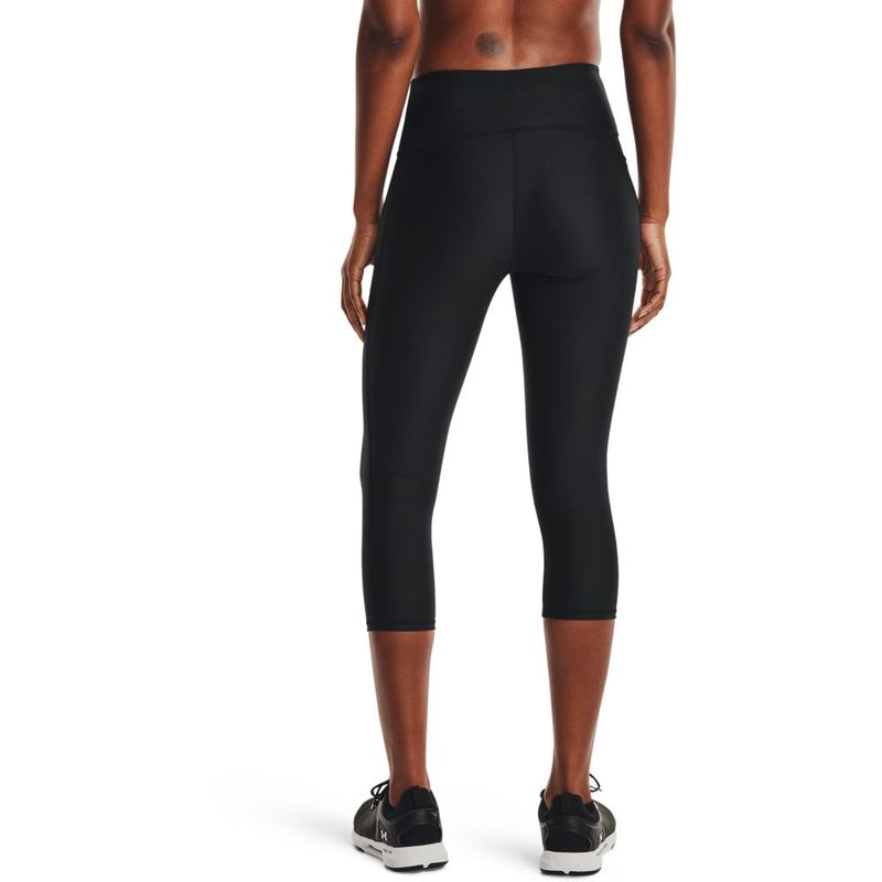 Capri-under-armour-para-mujer-Hg-Armour-Hi-Capri-para-entrenamiento-color-negro.-Reverso-Sobre-Modelo