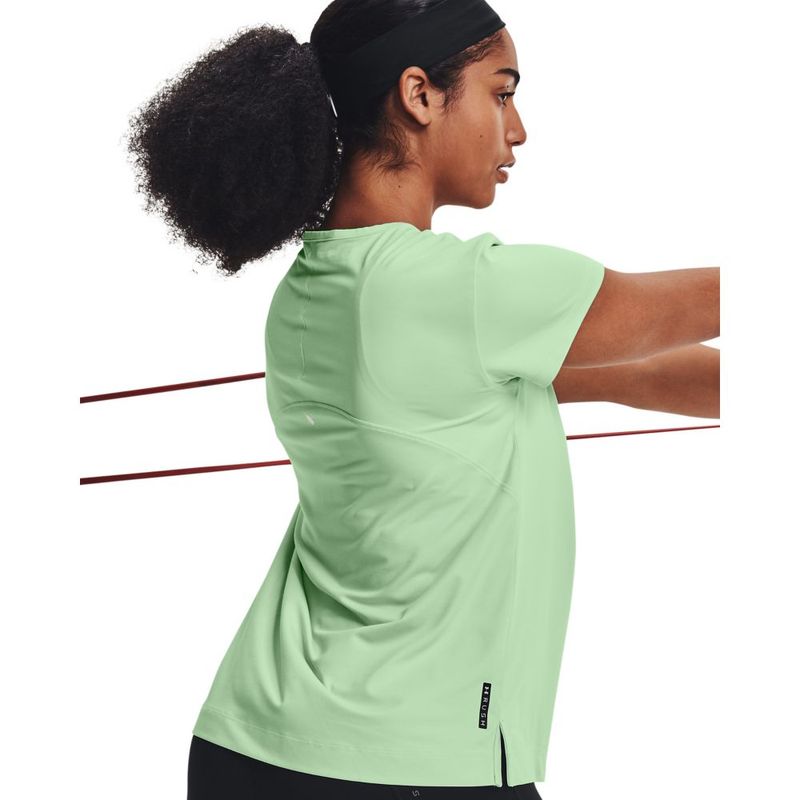 Camiseta-Manga-Corta-under-armour-para-mujer-Ua-Rush-Energy-Core-Ss-para-entrenamiento-color-azul.-Modelo-In-Action
