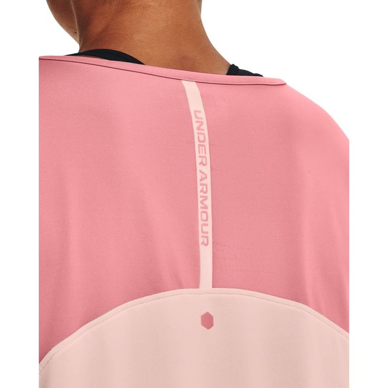 Camiseta-Manga-Corta-under-armour-para-mujer-Ua-Rush-Energy-Novelty-Ss-para-entrenamiento-color-rosado.-Detalle-Sobre-Modelo-3