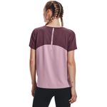 Camiseta-Manga-Corta-under-armour-para-mujer-Ua-Rush-Energy-Novelty-Ss-para-entrenamiento-color-rosado.-Reverso-Sobre-Modelo