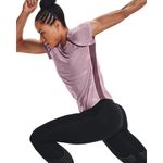 Camiseta-Manga-Corta-under-armour-para-mujer-Ua-Streak-Phantom-Run-Ss-para-correr-color-rosado.-Modelo-In-Action