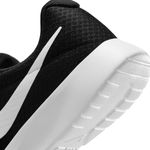 Tenis-nike-para-hombre-Nike-Tanjun-M2Z2-para-moda-color-negro.-Detalle-2