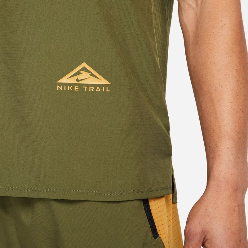 Camiseta-Manga-Corta-nike-para-hombre-M-Nk-Df-Trail-Rise-365-Ss-para-correr-color-verde.-Detalle-Sobre-Modelo-1