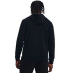 Hoodie-under-armour-para-hombre-Ua-Summit-Knit-Hoodie-para-entrenamiento-color-negro.-Reverso-Sobre-Modelo
