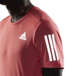 Camiseta-Manga-Corta-adidas-para-hombre-Own-The-Run-Tee-para-correr-color-rojo.-Detalle-1
