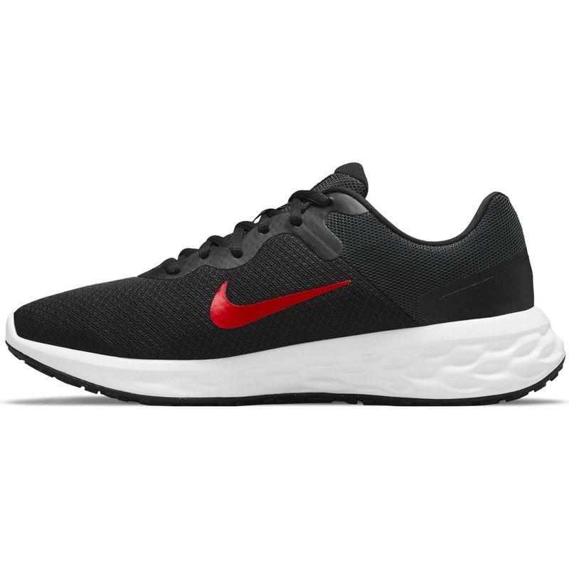Tenis-nike-para-hombre-Nike-Revolution-6-para-correr-color-negro.-Lateral-Interna-Izquierda