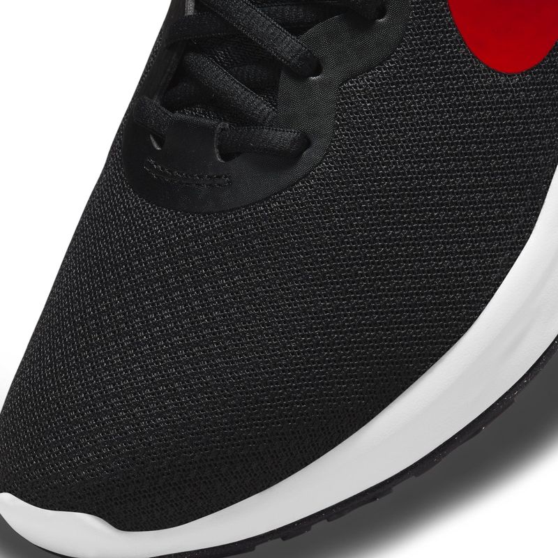 Tenis-nike-para-hombre-Nike-Revolution-6-para-correr-color-negro.-Detalle-1